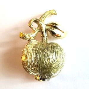 Vintage fruit brooch small pin gold tone apple peach plum